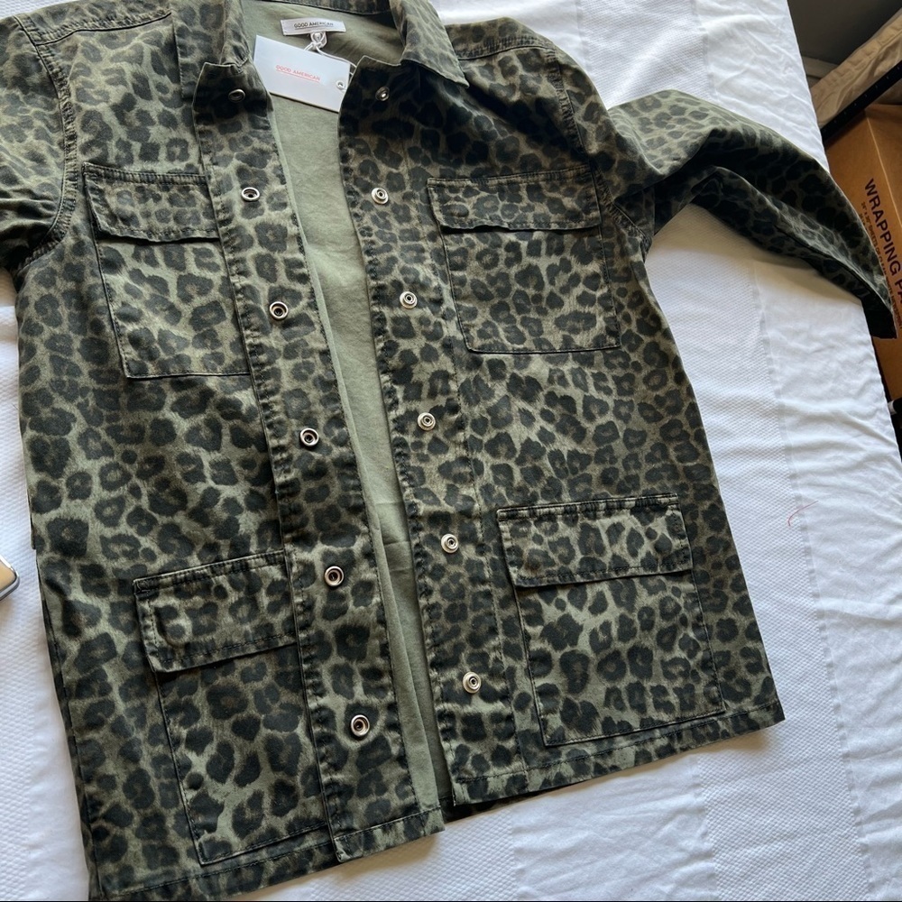 Good American The Camo Schacket Jacket in Sage Leopard ButtonUp Size Small - Picture 6 of 13